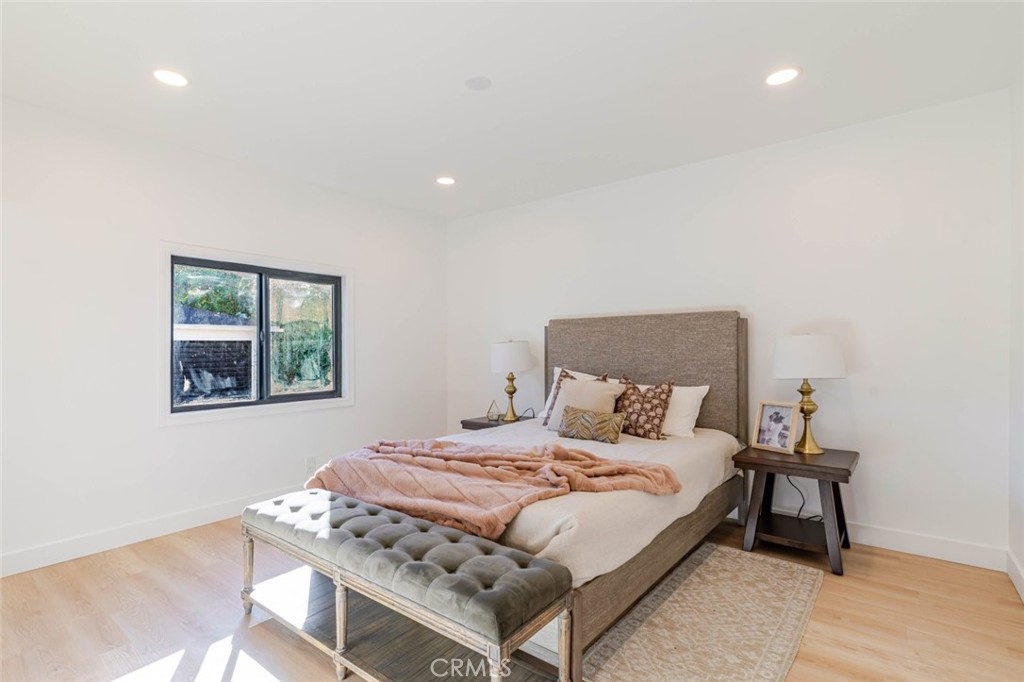 1736 N Niagara Street