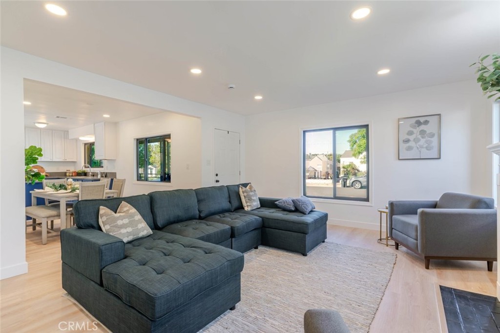 1736 N Niagara Street