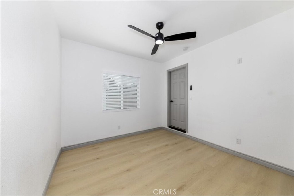 10 1/2 W Trafford Street