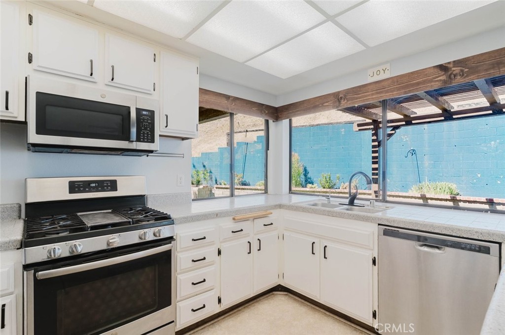 1063 Corbett Lane