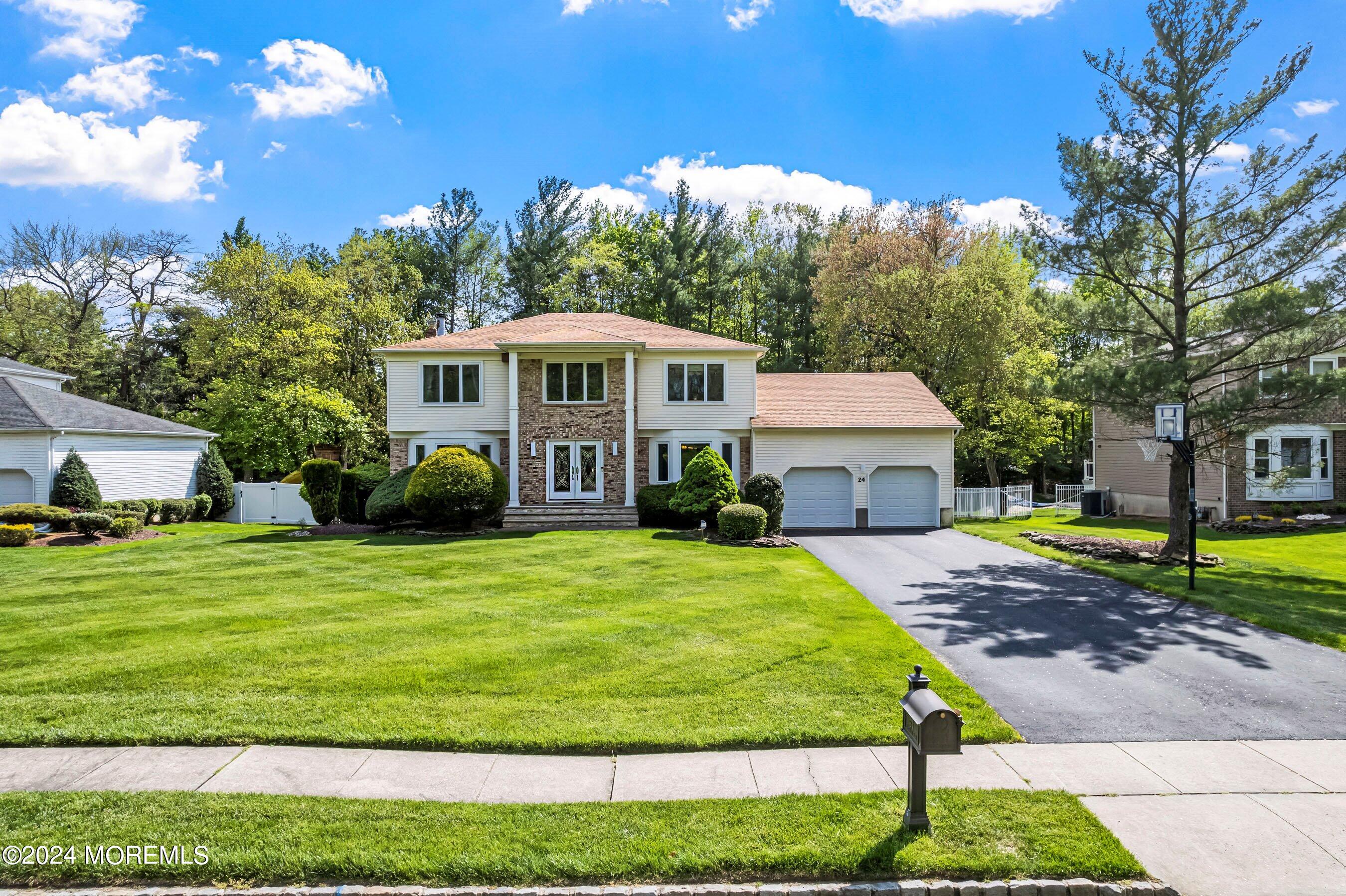24 Eastwood Boulevard