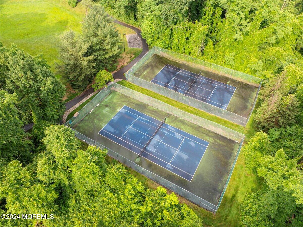 208 Commons Drive, 8