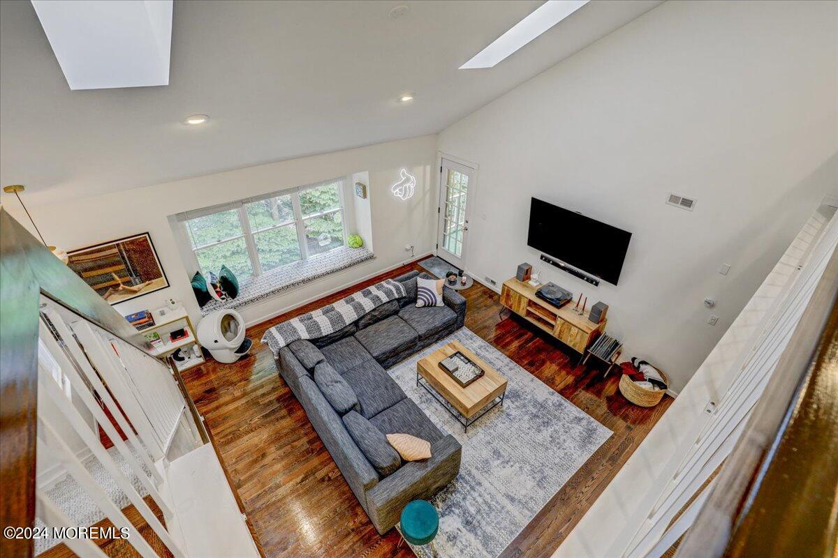 208 Commons Drive, 8