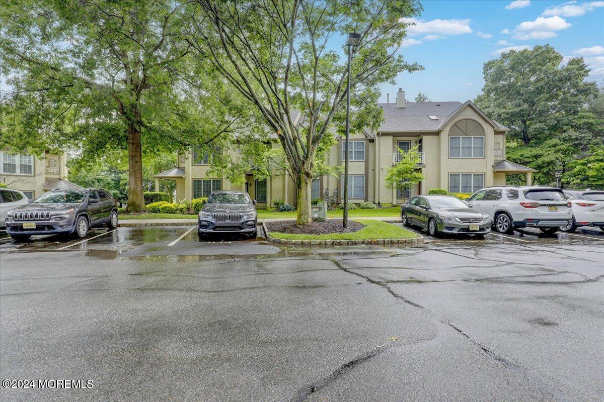 208 Commons Drive, 8