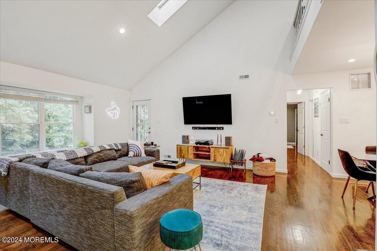 208 Commons Drive, 8