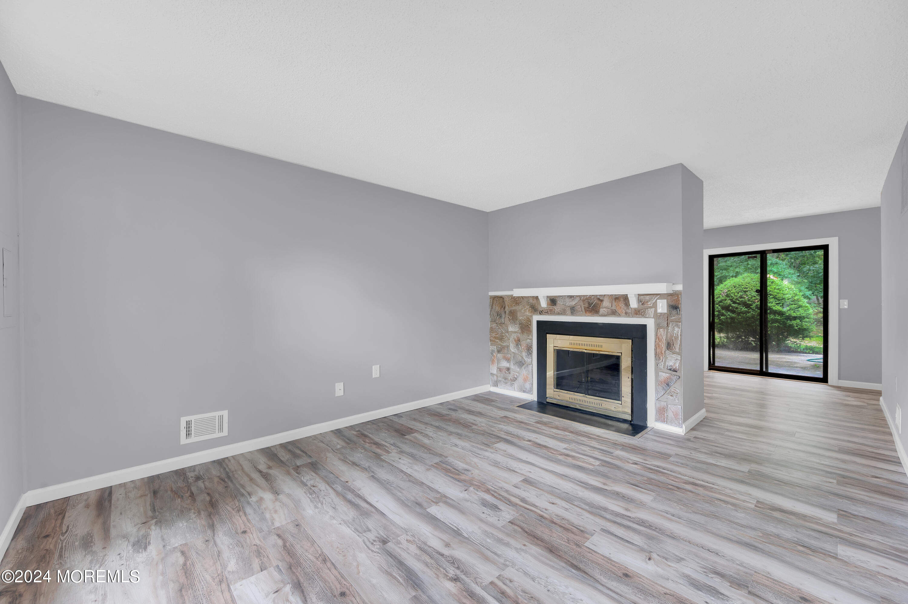 91 Whispering Oaks Way