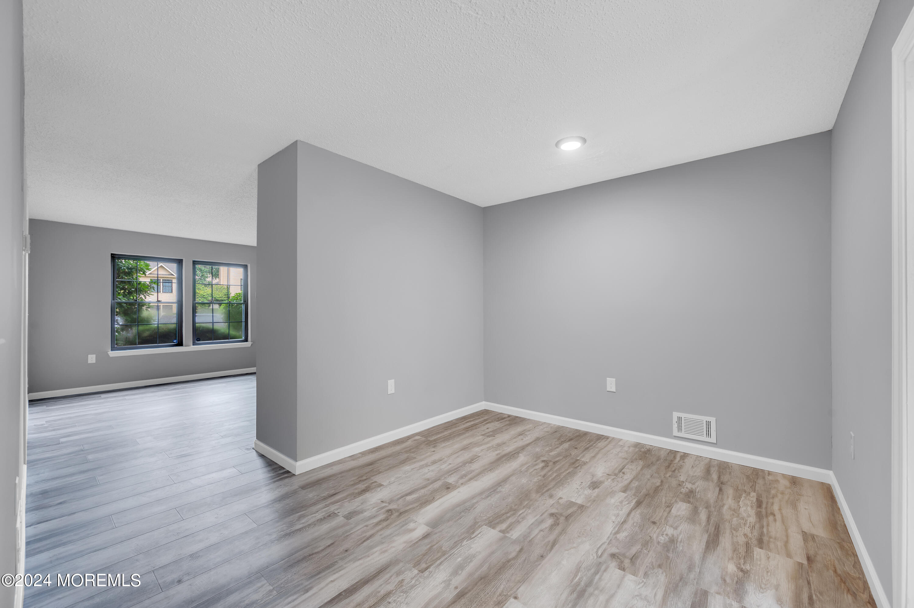 91 Whispering Oaks Way