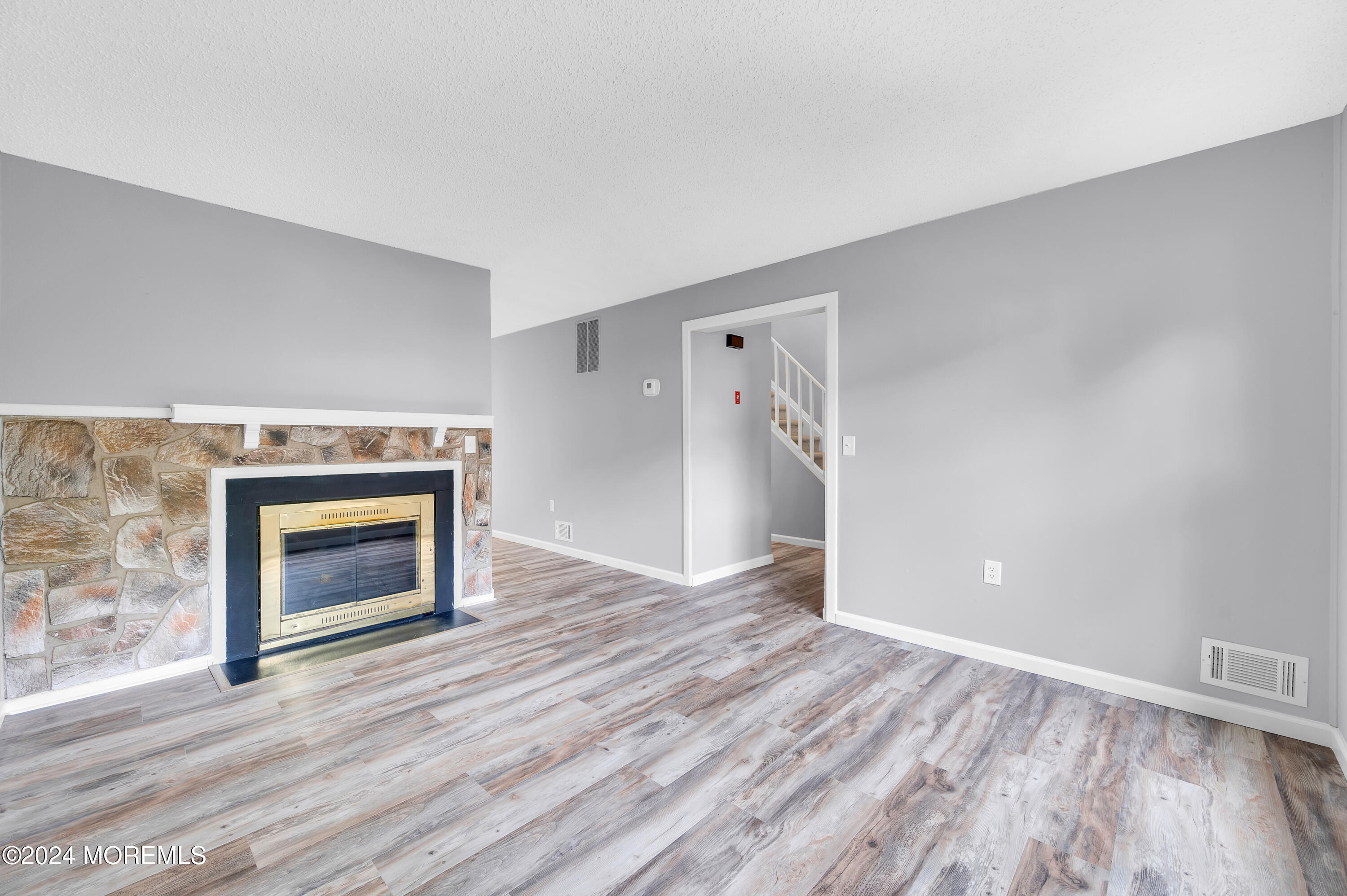 91 Whispering Oaks Way