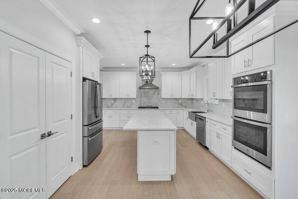 860 Woodbury Drive