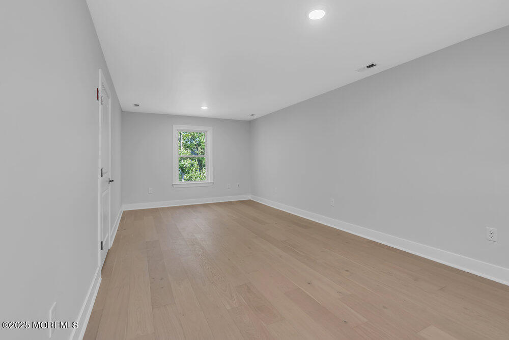 860 Woodbury Drive