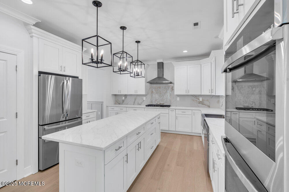 860 Woodbury Drive