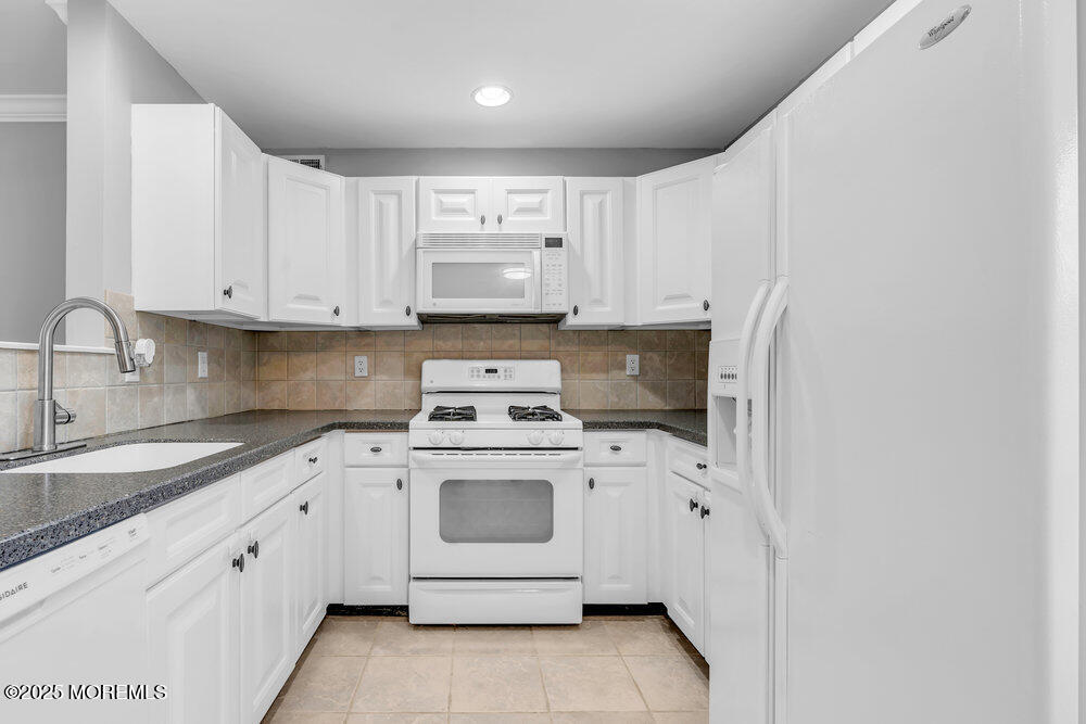 3 Kuczynski Drive, 944