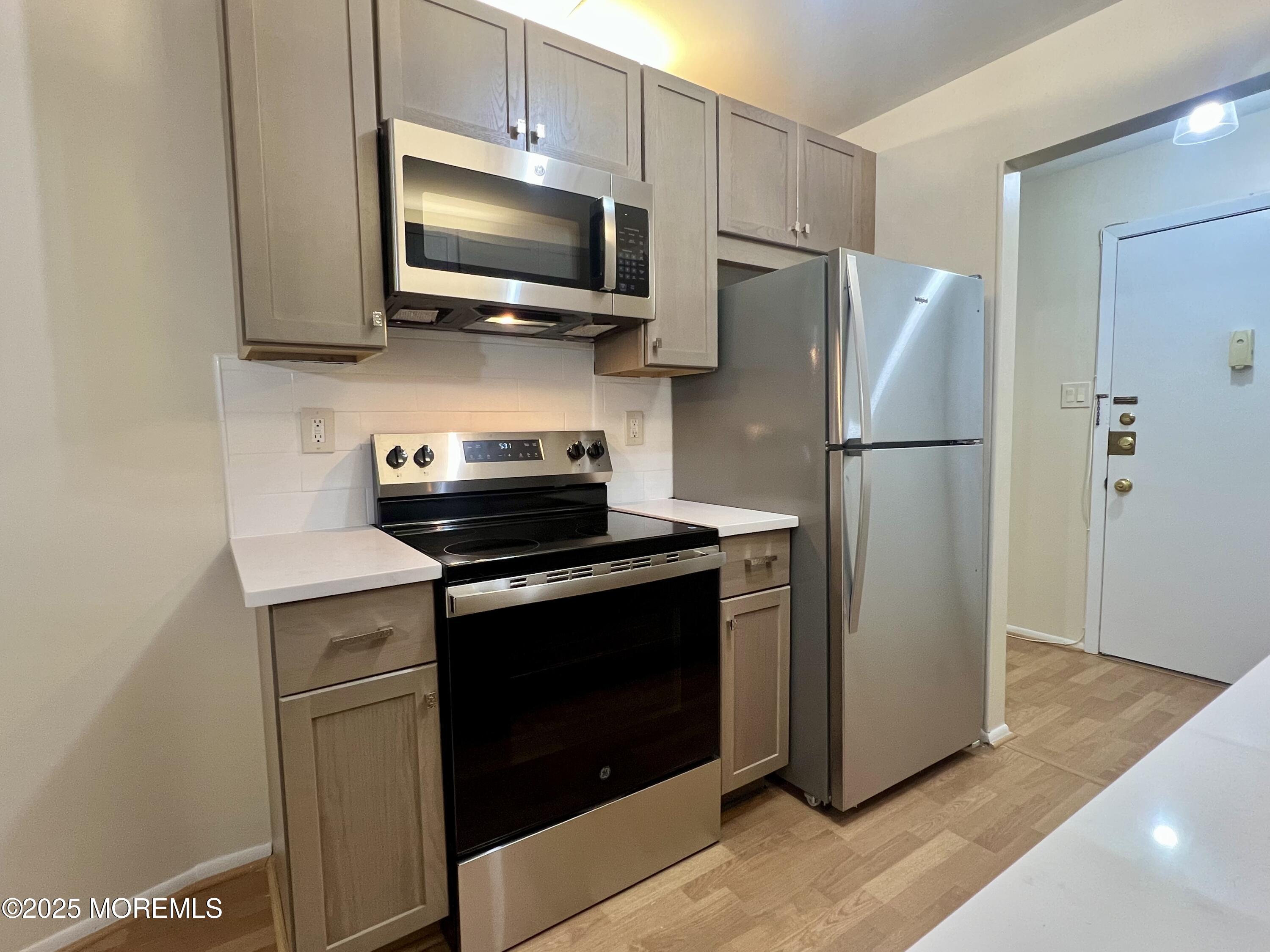 65 Overlook Way, E