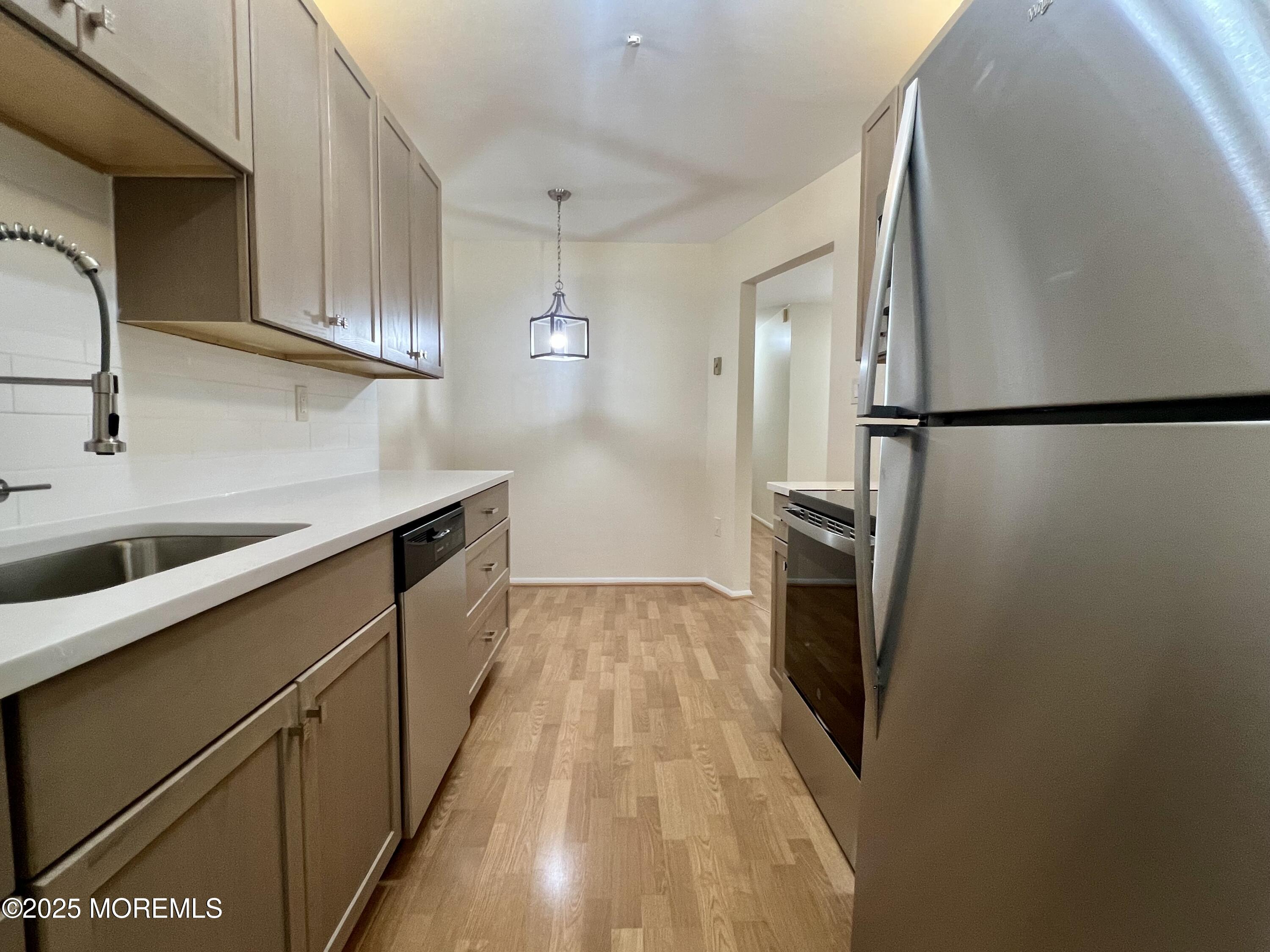 65 Overlook Way, E