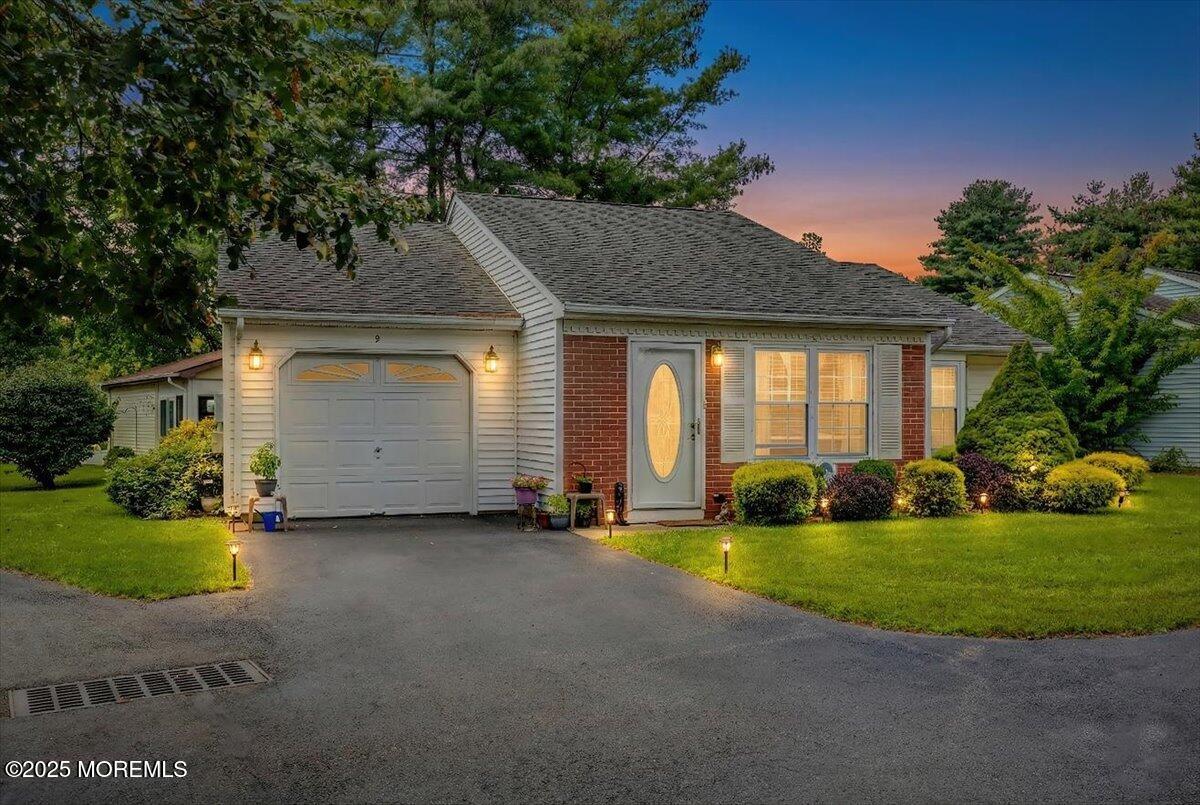 5 Jaffreyton Close