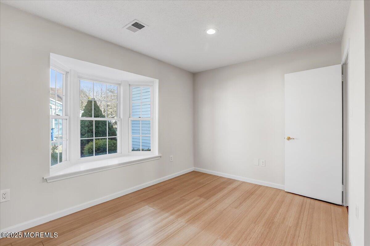 5 Jaffreyton Close