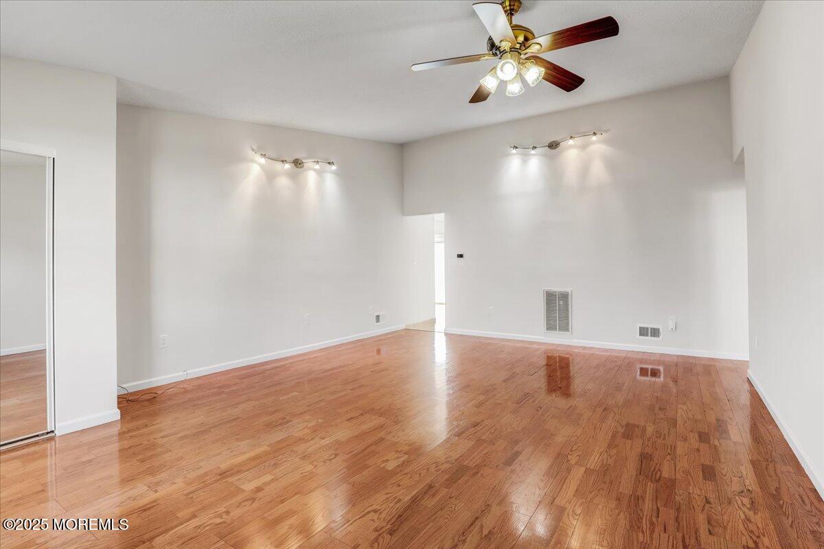 5 Jaffreyton Close