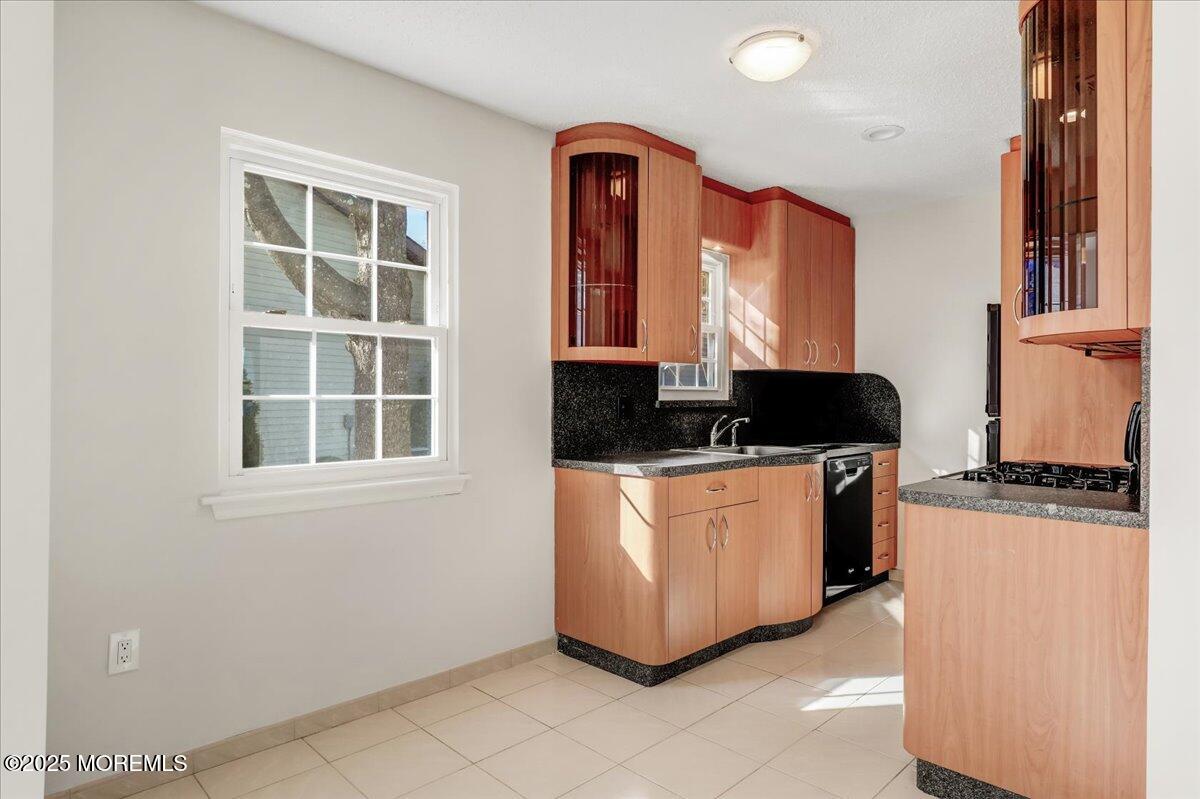 5 Jaffreyton Close