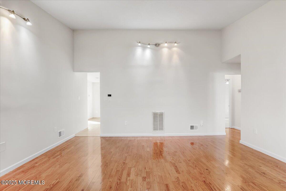 5 Jaffreyton Close