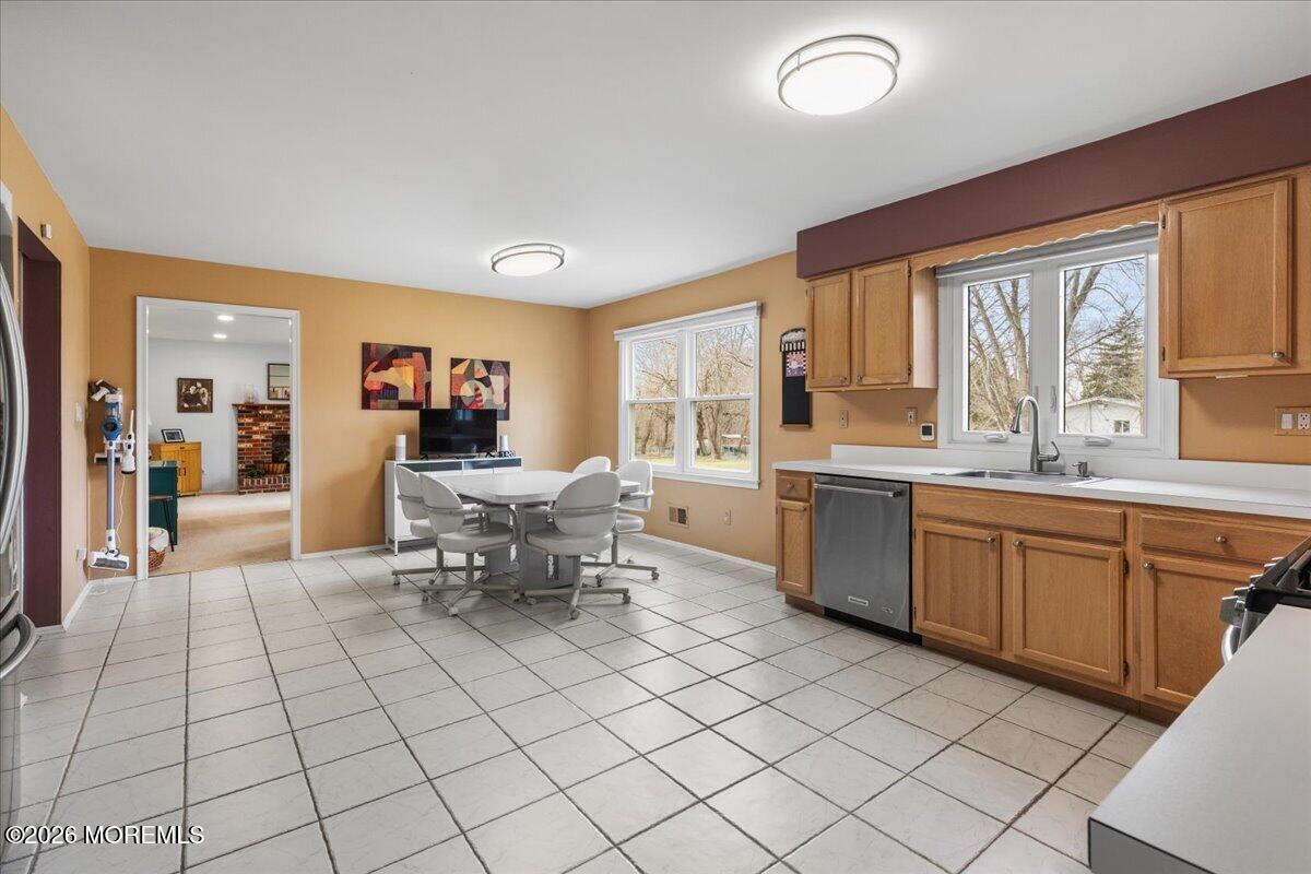 4 Arie Drive