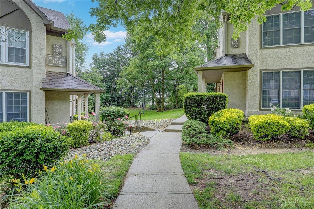 208 COMMONS AT KINGSWOOD DRIVE Drive