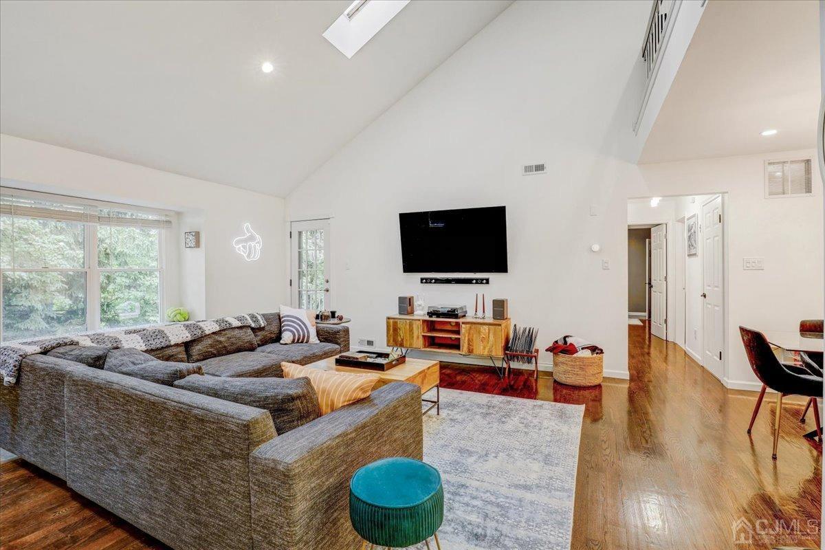 208 COMMONS AT KINGSWOOD DRIVE Drive