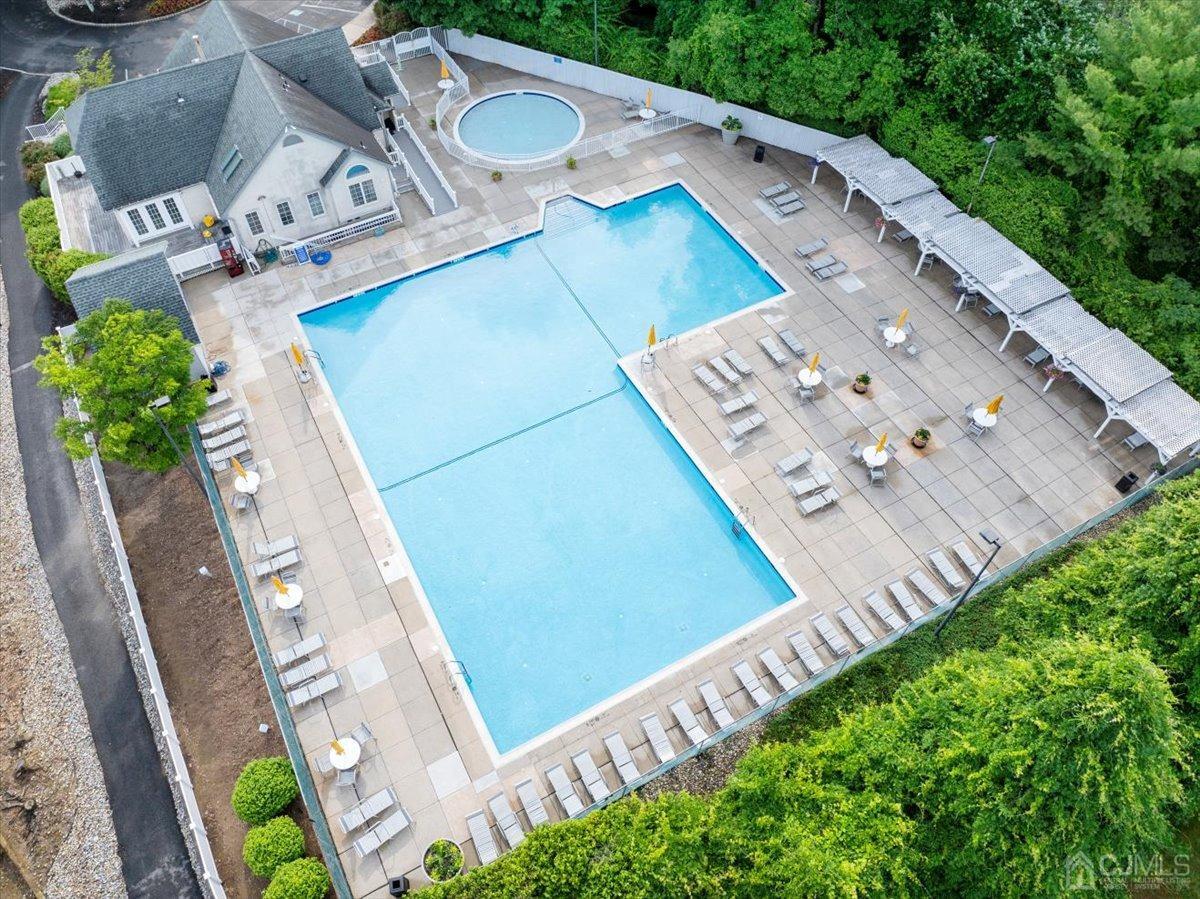 208 COMMONS AT KINGSWOOD DRIVE Drive