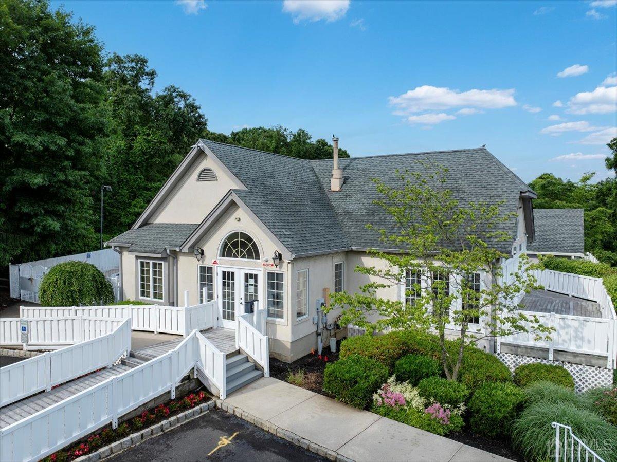 208 COMMONS AT KINGSWOOD DRIVE Drive