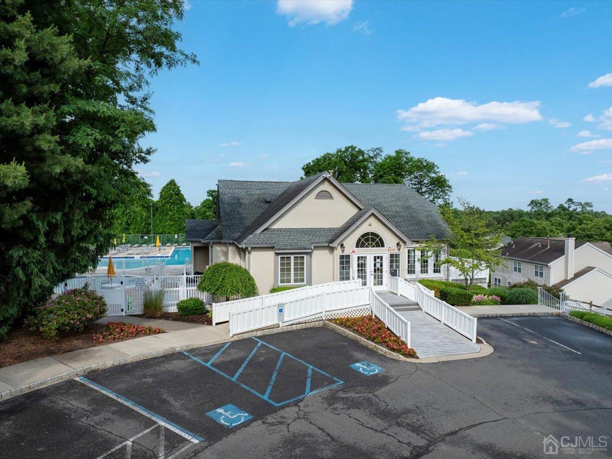 208 COMMONS AT KINGSWOOD DRIVE Drive