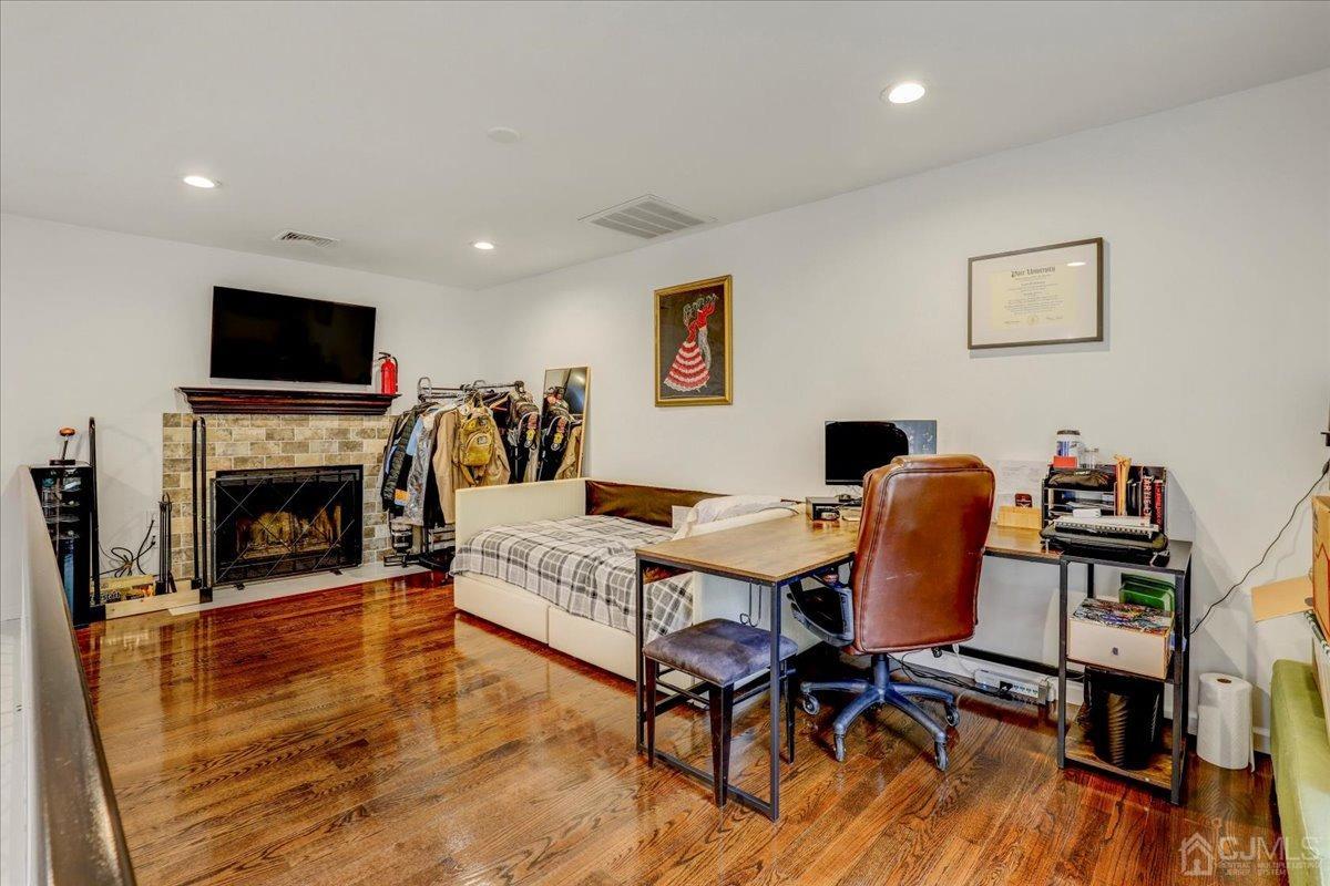 208 COMMONS AT KINGSWOOD DRIVE Drive