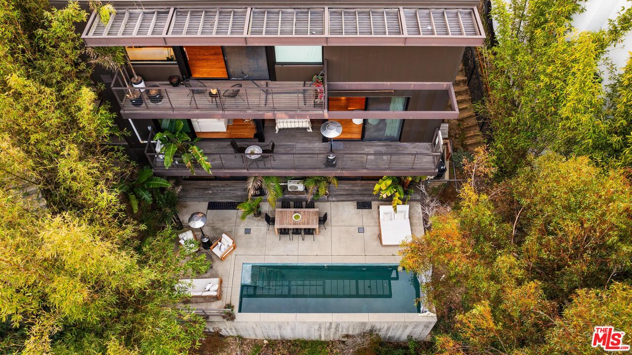 2020 Wattles Dr