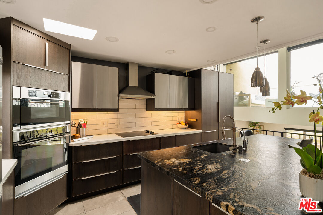 6400 Pacific Ave Unit: 309