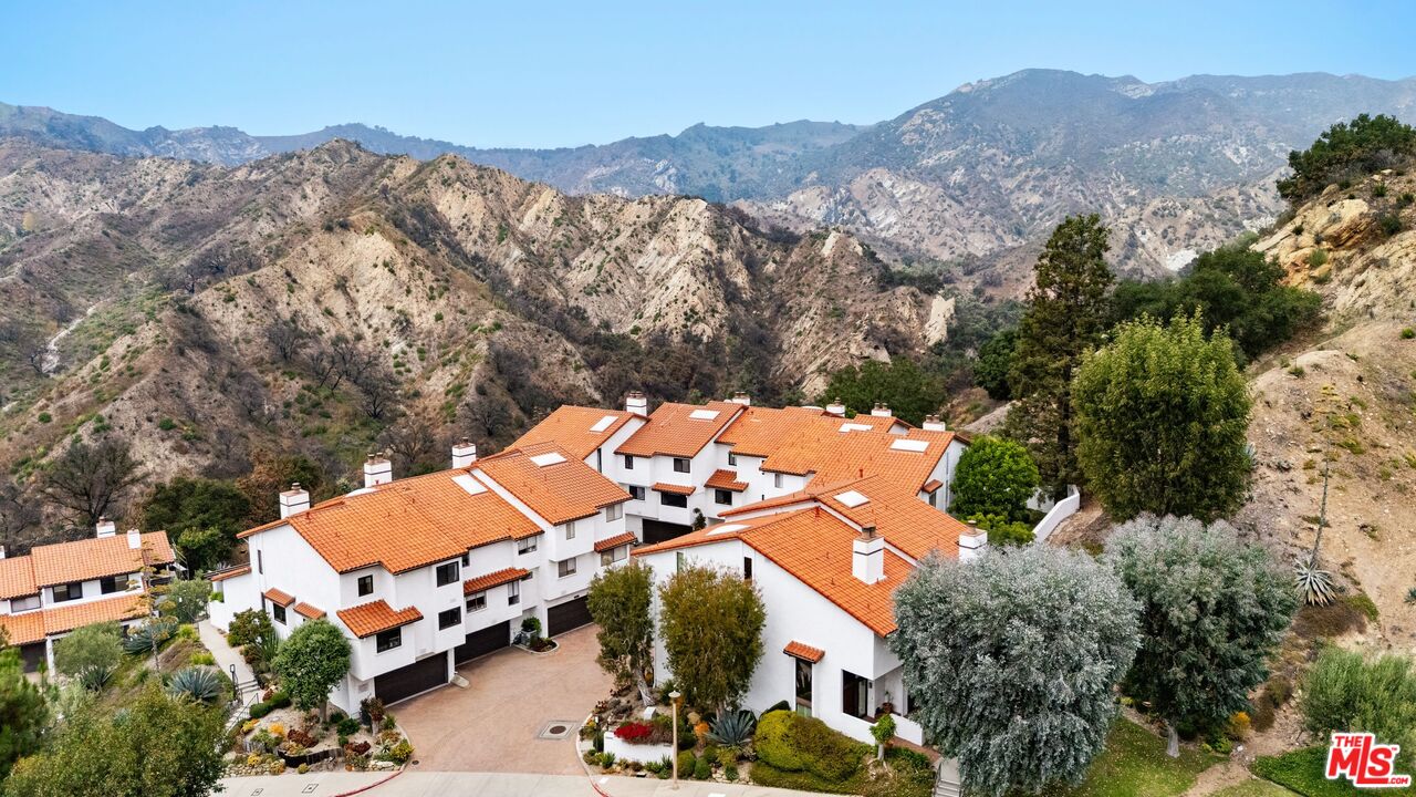 1663 Michael Ln