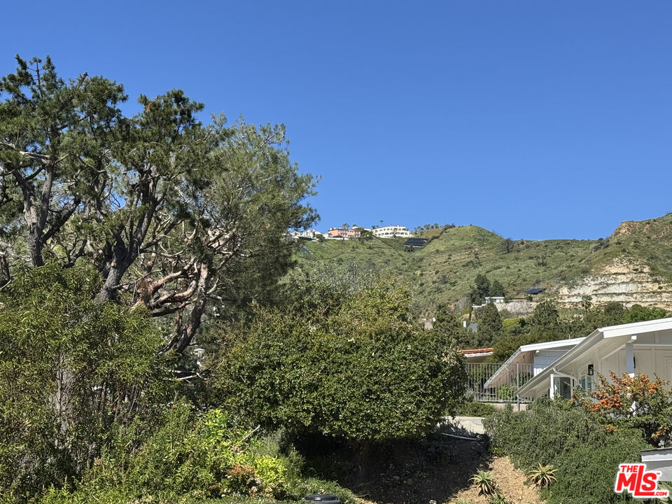 1271 El Hito Cir