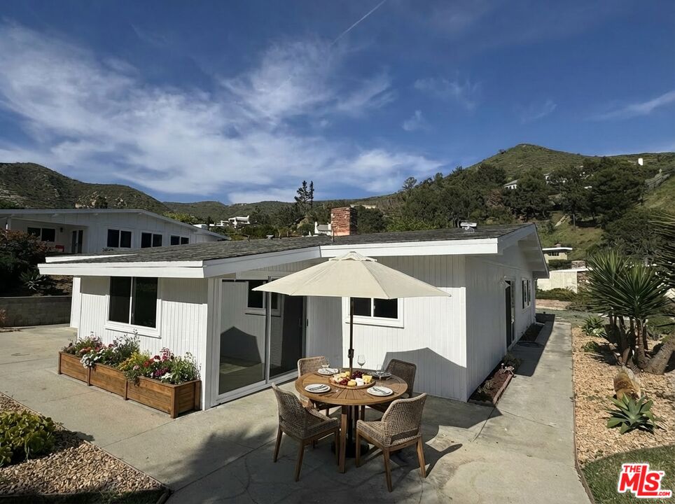 1271 El Hito Cir