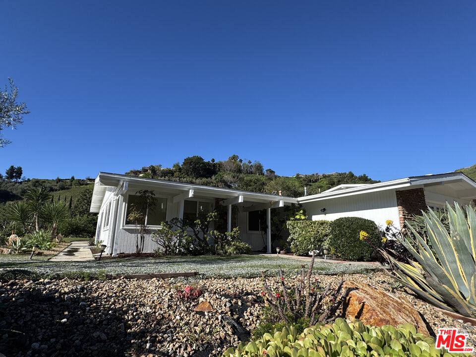 1271 El Hito Cir
