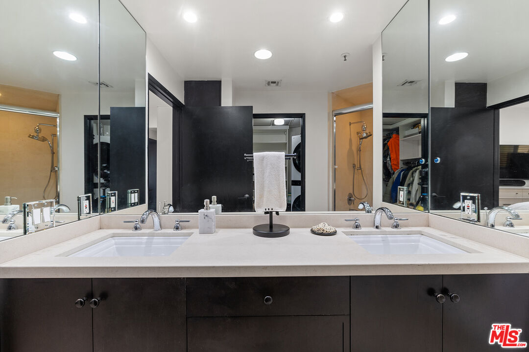 245 Main St Unit: 210
