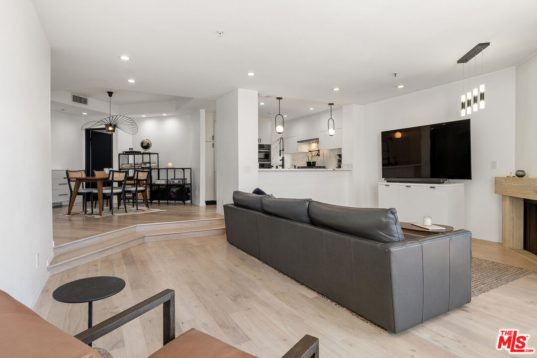 245 Main St Unit: 210