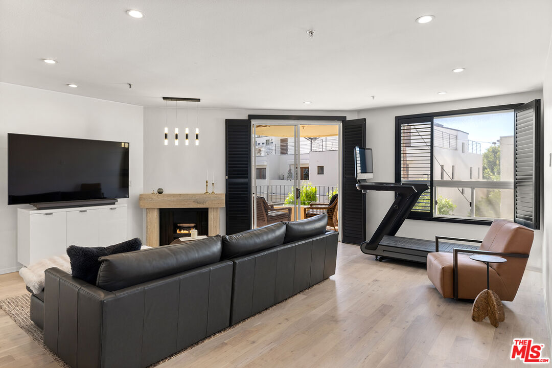 245 Main St Unit: 210