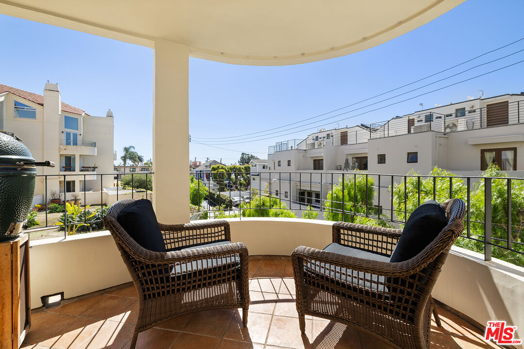 245 Main St Unit: 210