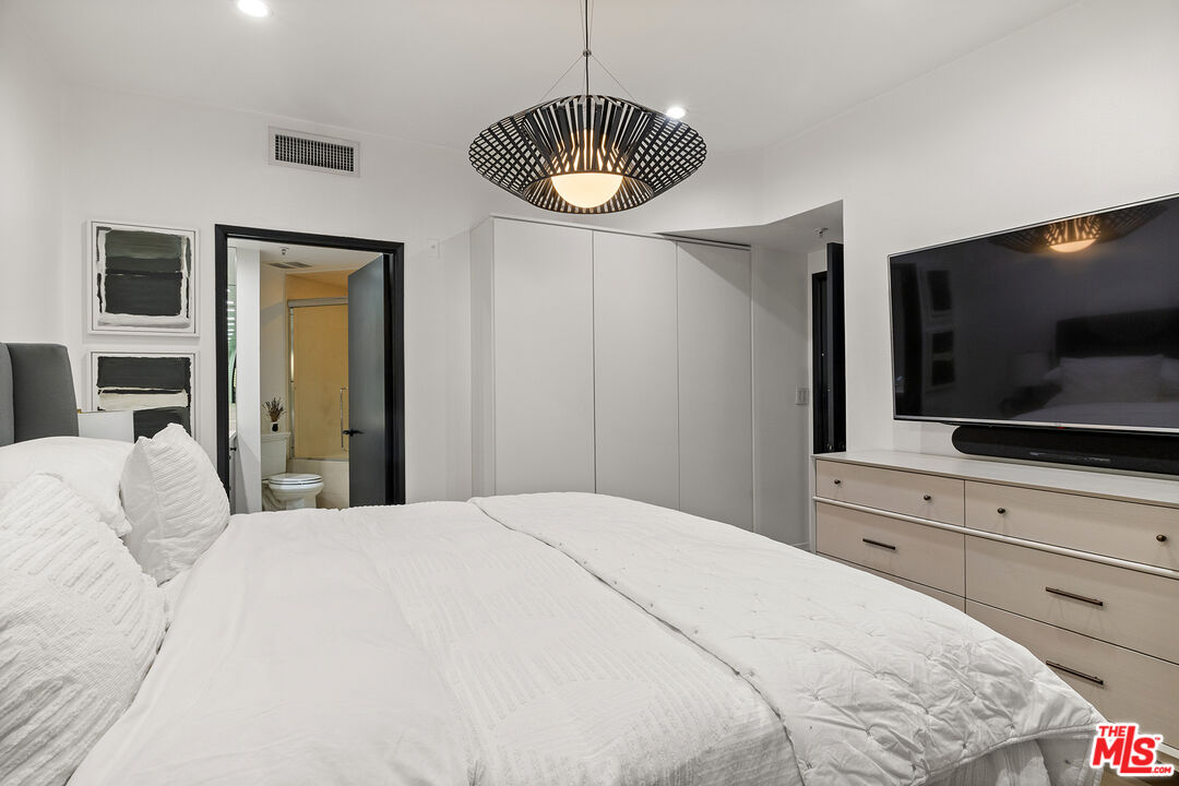 245 Main St Unit: 210