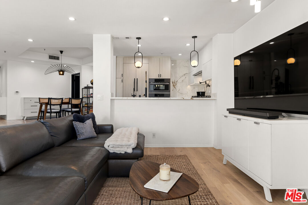 245 Main St Unit: 210
