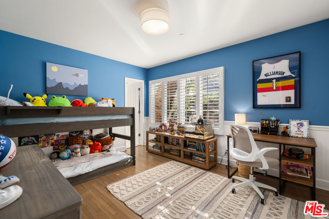 3354 Mandeville Canyon Rd