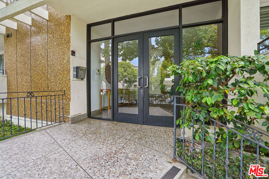 930 3rd St Unit: 303