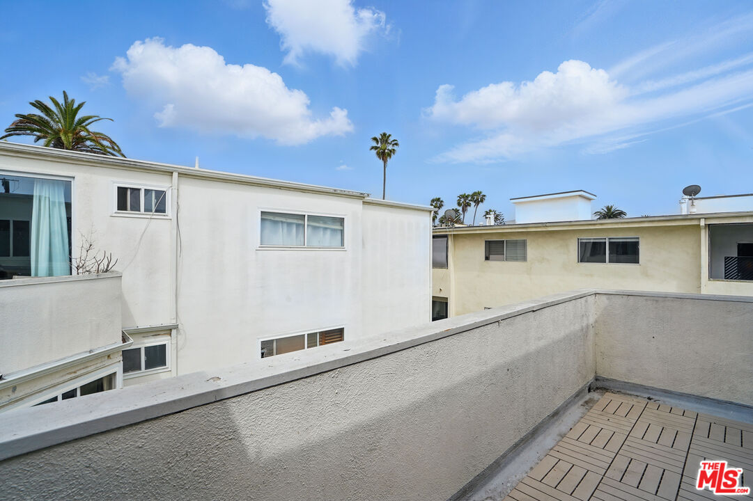 930 3rd St Unit: 303