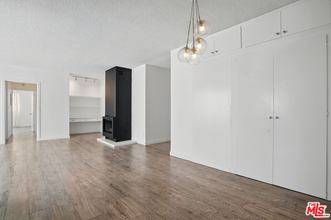 930 3rd St Unit: 303