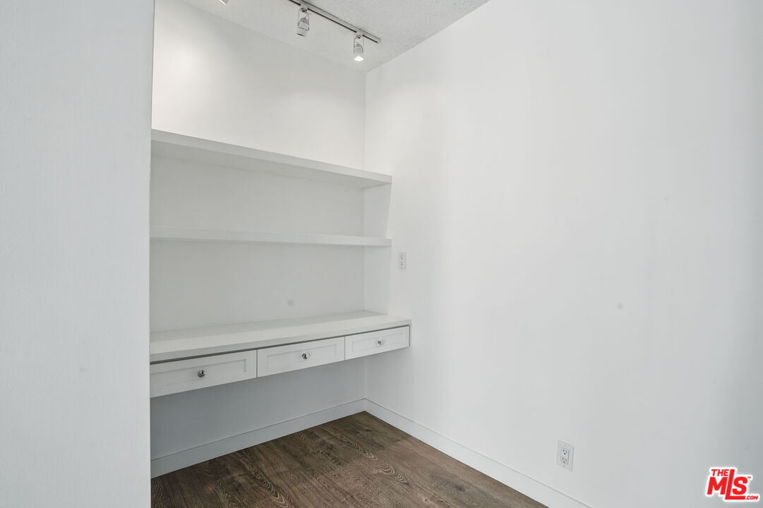 930 3rd St Unit: 303
