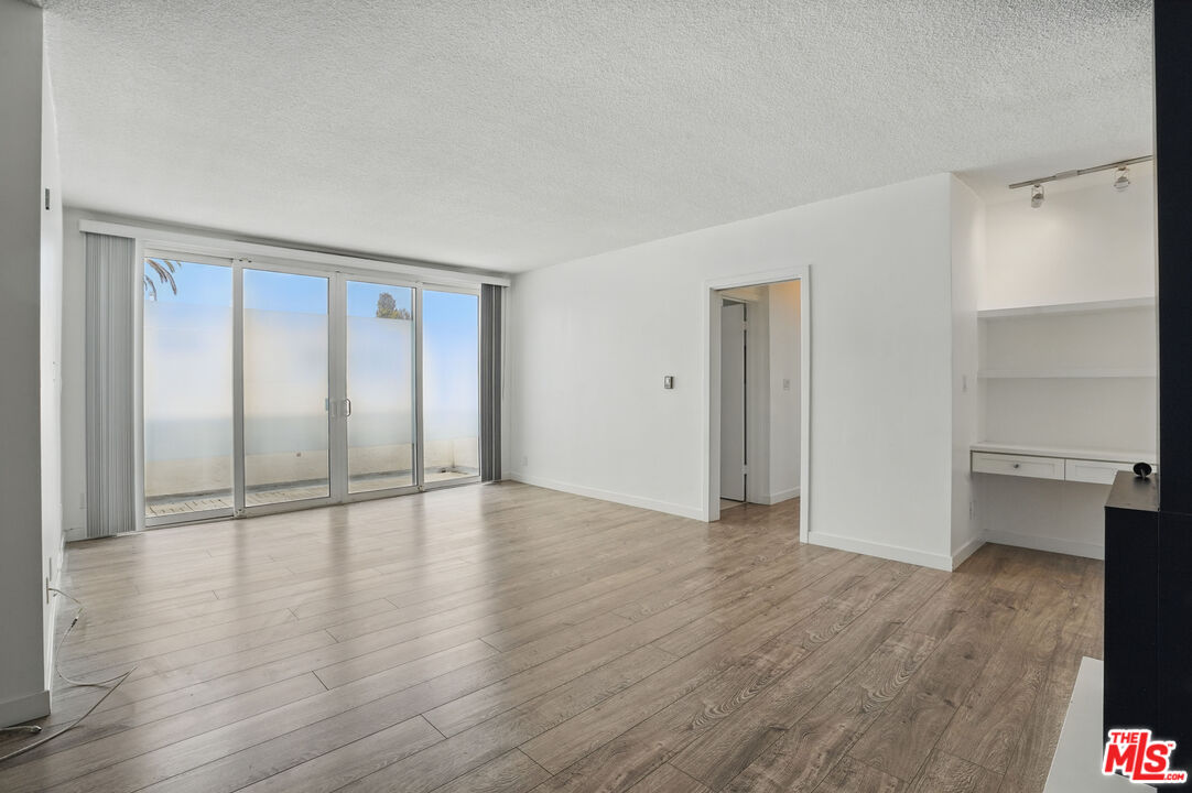 930 3rd St Unit: 303