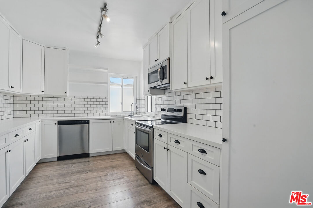 930 3rd St Unit: 303
