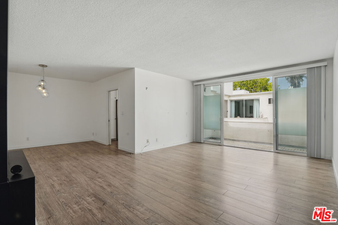 930 3rd St Unit: 303